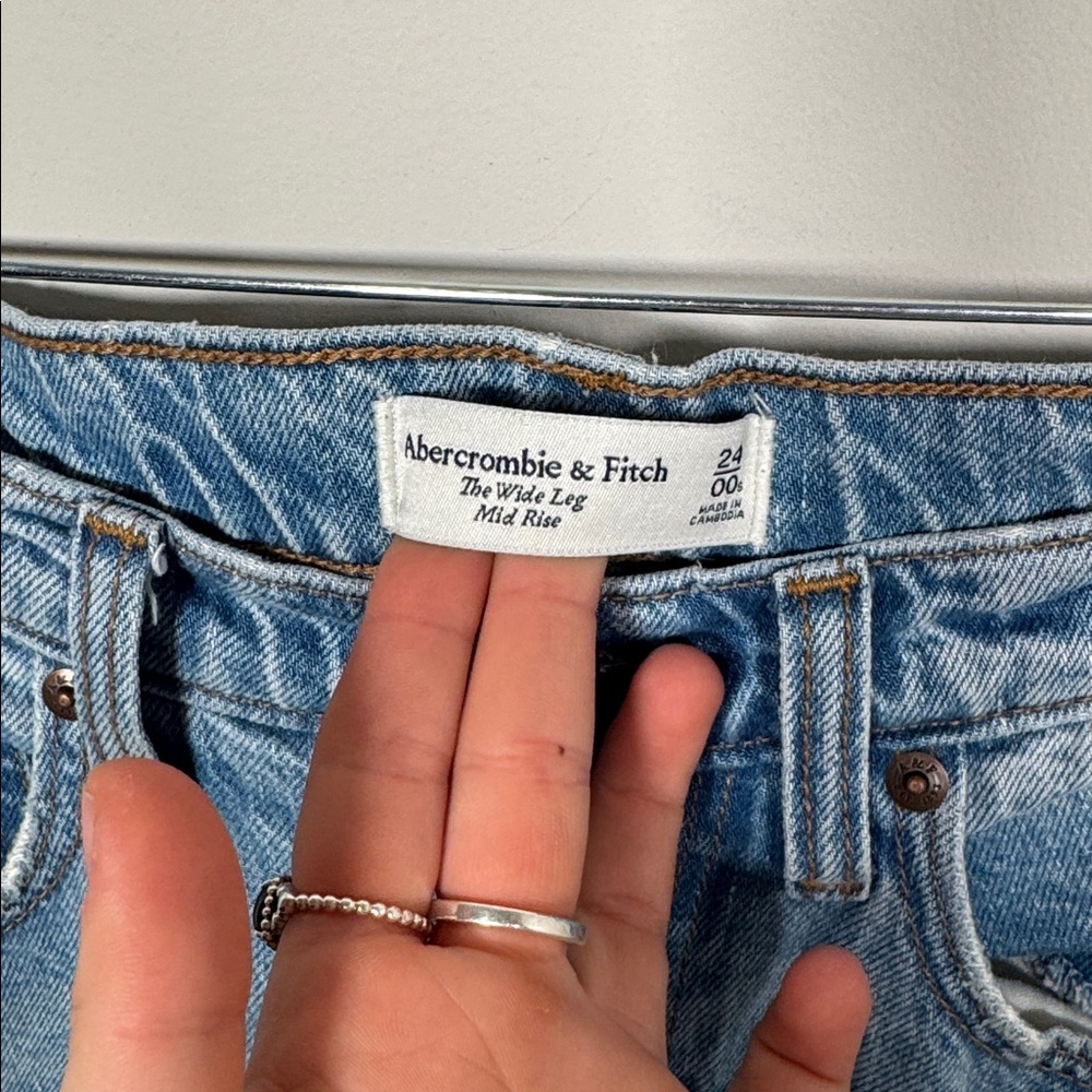 Abercrombie The Wide Leg Mid Rise Jean - 24 / 00 SHORT - Picture 5 of 5
